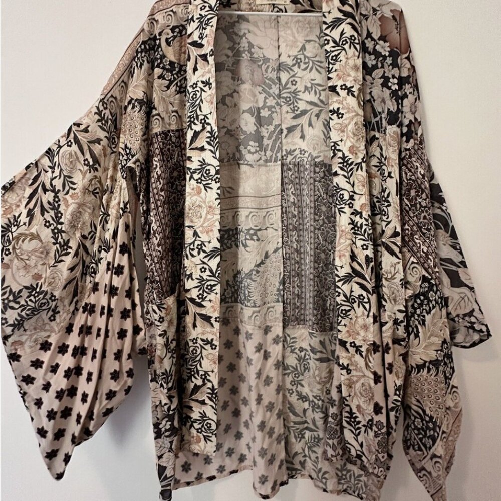 Spell Renew Patchwork Short Robe Blush VHTF 🦄 - Picture 4 of 9